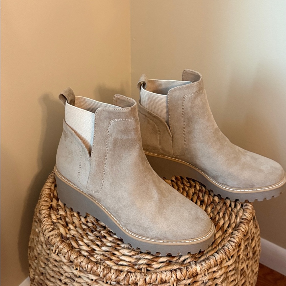 Dolce Vita boots shoe size 9